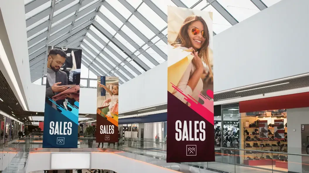 Standalone advertisements in a shopping mall